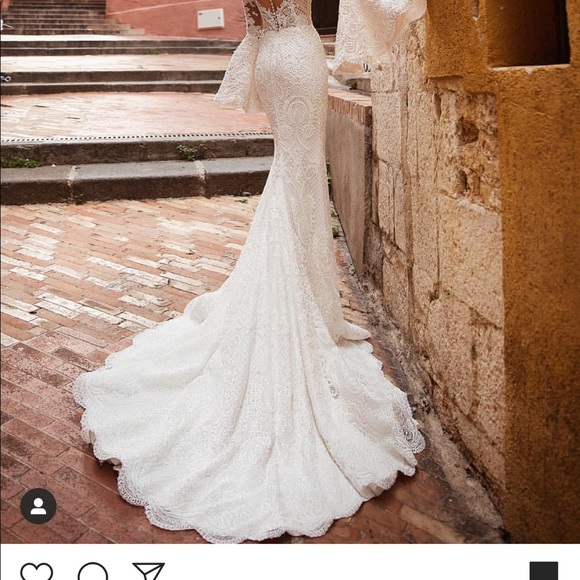 Wedding dress - Picture 6 of 8